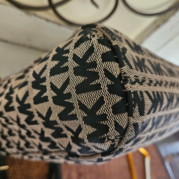 Michael Kors Jet Set Tan and Black Monogram Tote Shoulder Bag - Picture 6 of 12